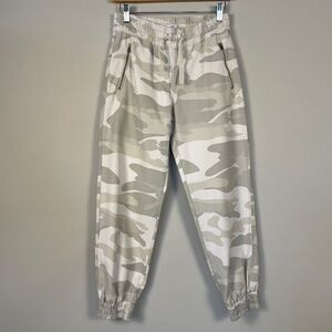 TNA Cargo Pants - XS White and Gray Camouflage